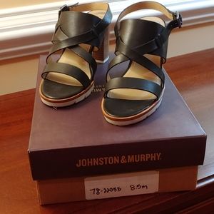 Johnston and Murphy Kayla cross strap sandal